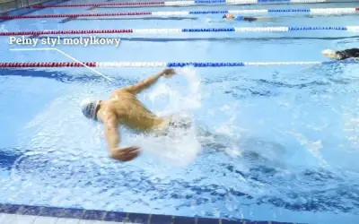 Jak opanować styl motylkowy? Praktyczny poradnik krok po kroku