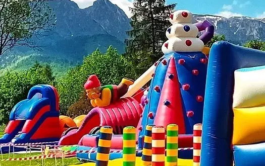 Wybierz dmuchaniec idealny: Poradnik zakupowy i trendy na lato